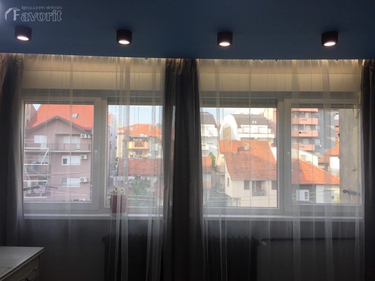 SUMICE, USTANICKA, 41m2 3
