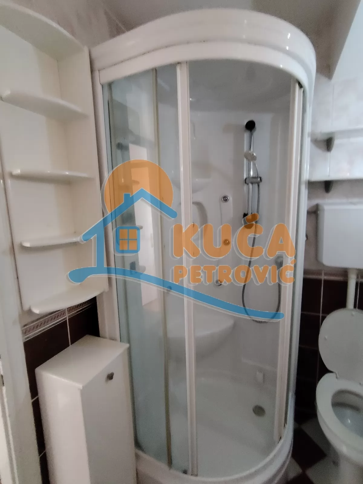 Trosoban stan, 77 m2, Marger, Trg učitelja Tase ID: i-016297 16