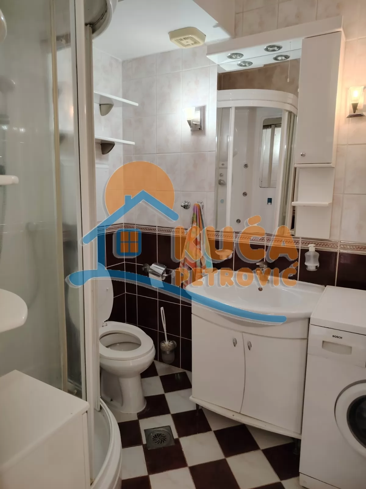 Trosoban stan, 77 m2, Marger, Trg učitelja Tase ID: i-016297 17