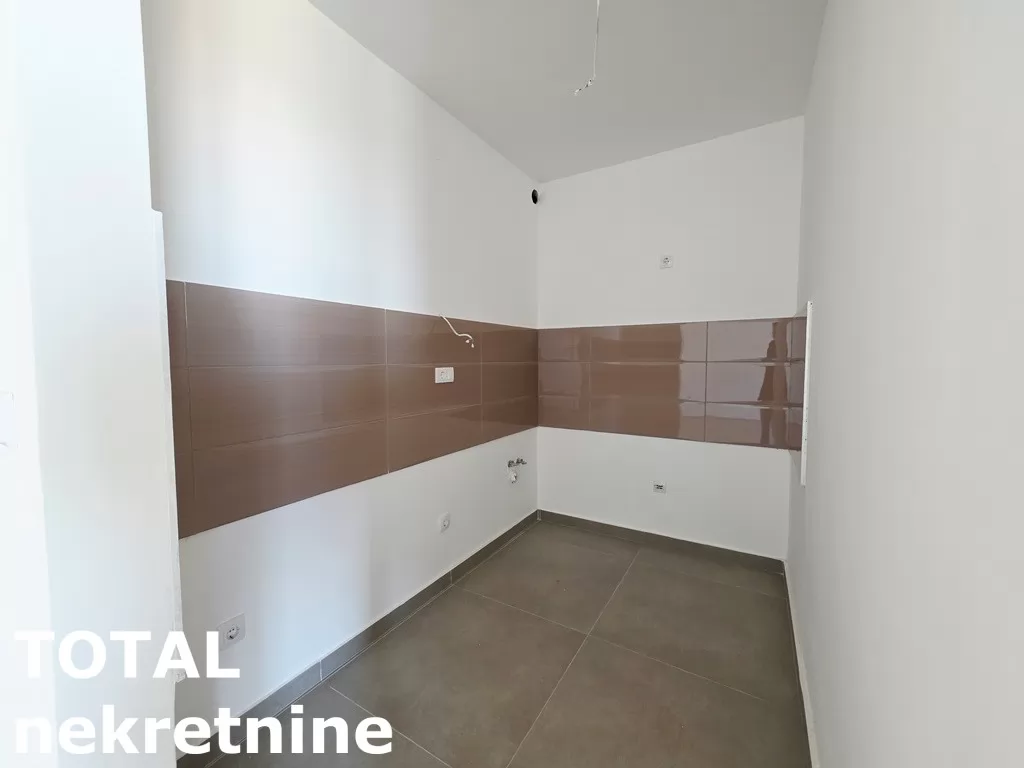 Stan,PETROVARADIN,MISELUK,kv: 80.00, € 160000, ID: 1102552 4