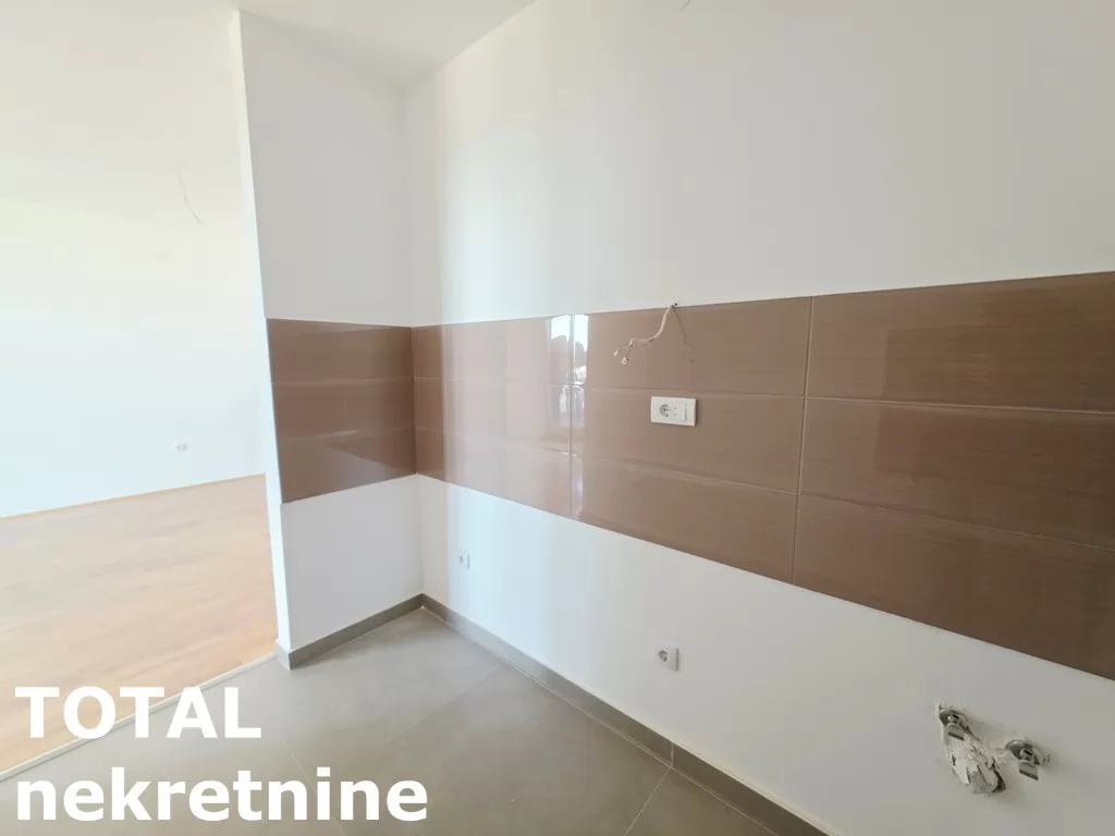 Stan,PETROVARADIN,MISELUK,kv: 80.00, € 160000, ID: 1102552 5