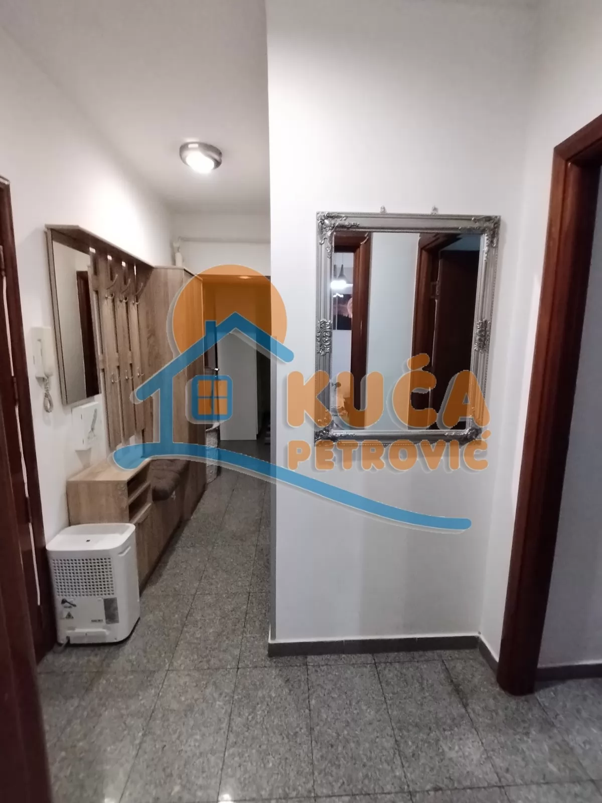 Dvosoban stan, 45 m2, Centar, Nikole Pašića ID: i-013595 4