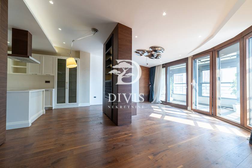 Nebojšina  Hram Svetog Save 152m² 2