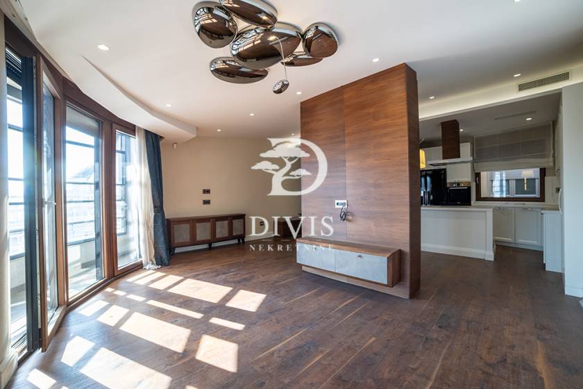 Nebojšina  Hram Svetog Save 152m² 3