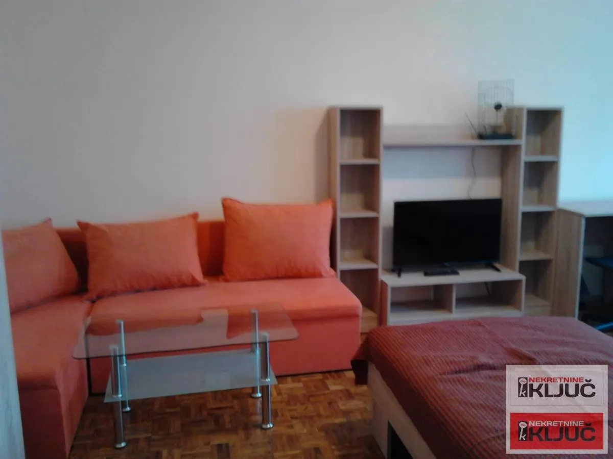 SAJAM IZDAJE SE JEDNOSOBAN NAMEŠTEN STAN 5