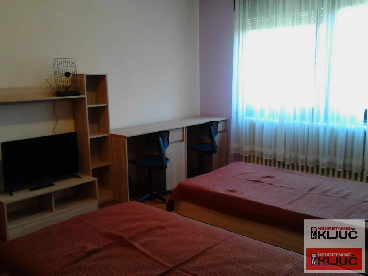 SAJAM IZDAJE SE JEDNOSOBAN NAMEŠTEN STAN 8