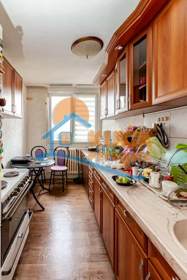 Trosoban stan, 75 m2, Bulevar Nemanjića, Bulevar Nemanjića ID: p-016298 9