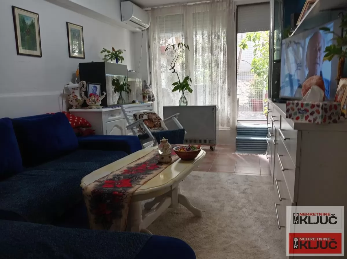 KOD FUTOŠKE PIJACE, 54m2, Dvoiposoban, Polusuteren 1