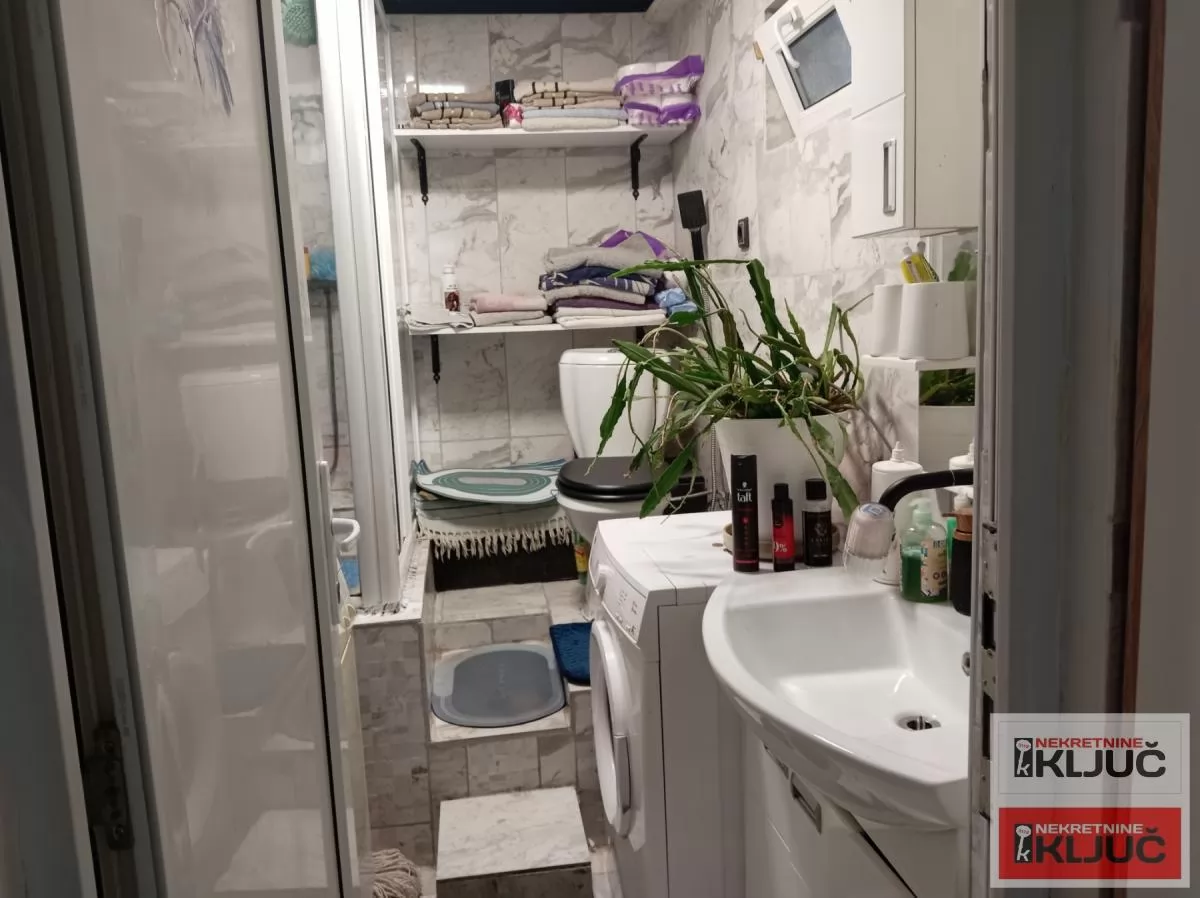 KOD FUTOŠKE PIJACE, 54m2, Dvoiposoban, Polusuteren 7