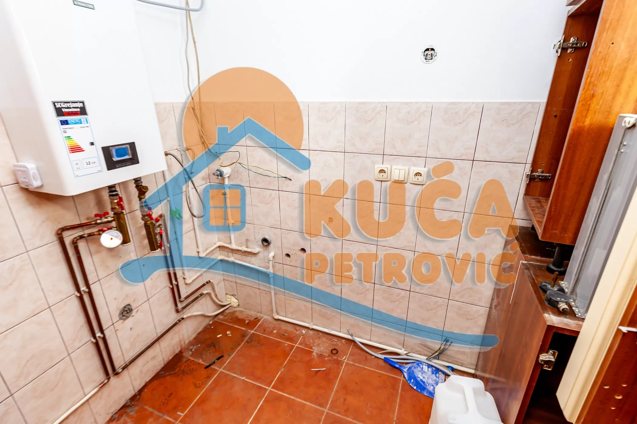 Trosoban stan, 103 m2, Centar, Episkopska ID: p-016330 13