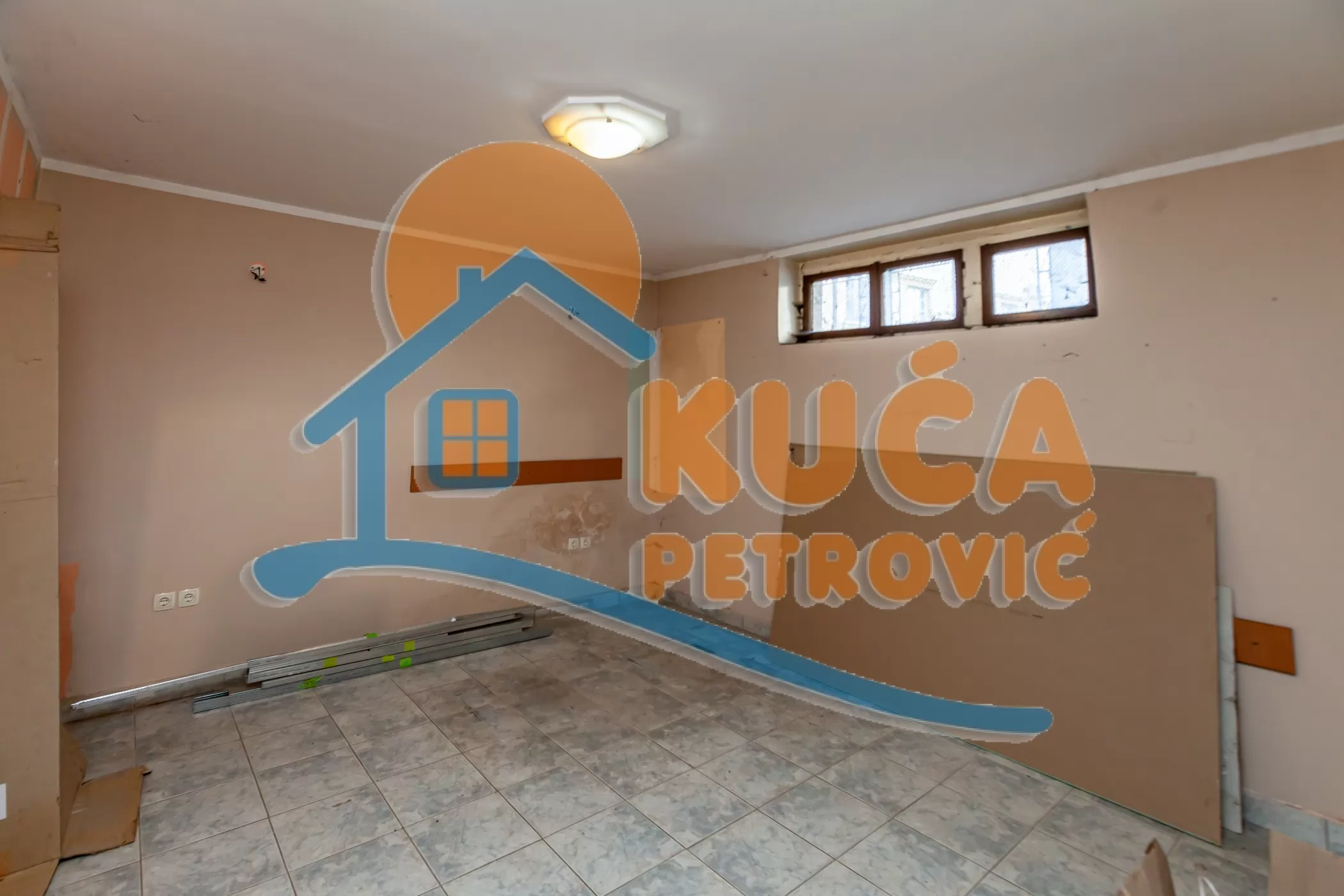 Trosoban stan, 103 m2, Centar, Episkopska ID: p-016330 17