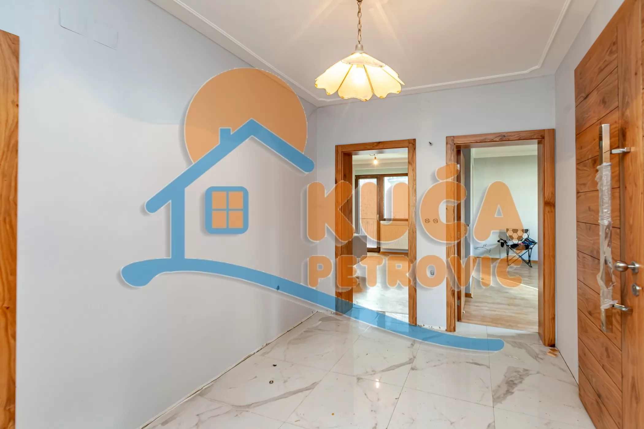 Trosoban stan, 103 m2, Centar, Episkopska ID: p-016330 3
