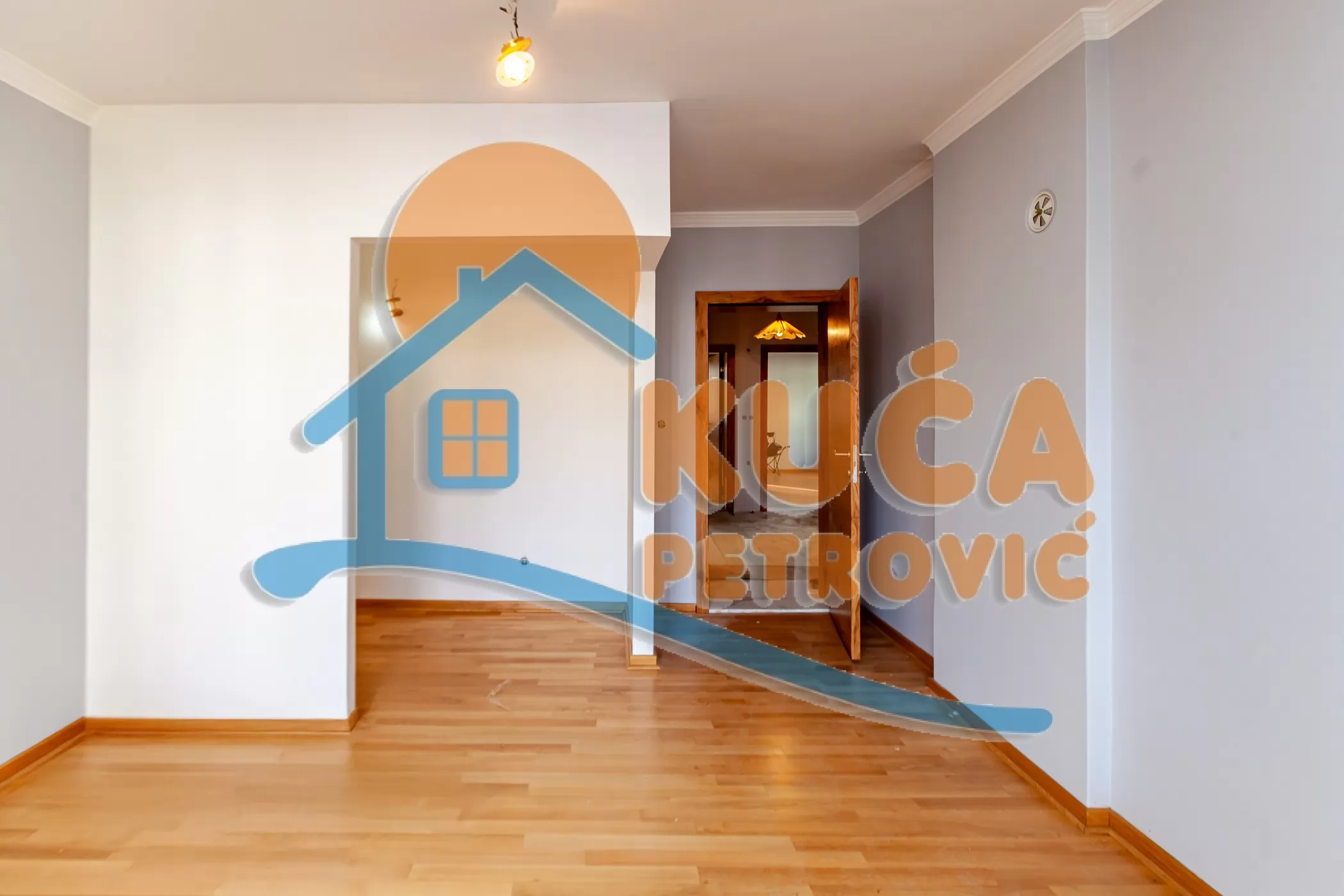 Trosoban stan, 103 m2, Centar, Episkopska ID: p-016330 7