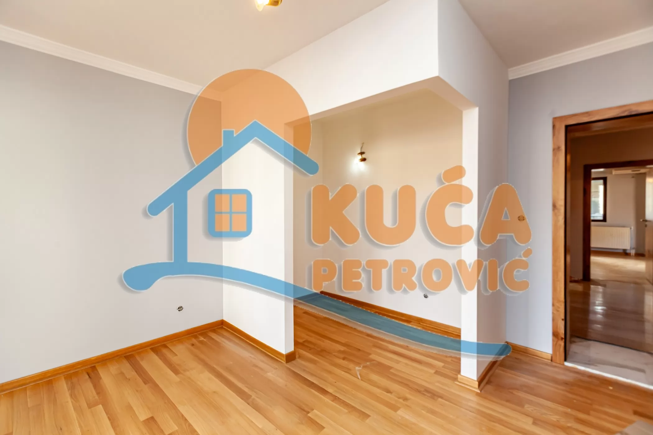 Trosoban stan, 103 m2, Centar, Episkopska ID: p-016330 8
