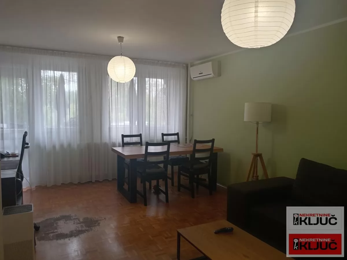 KOD MOSTA SLOBODE, 75m2, Trosoban, Porodičan,delimično renoviran 1