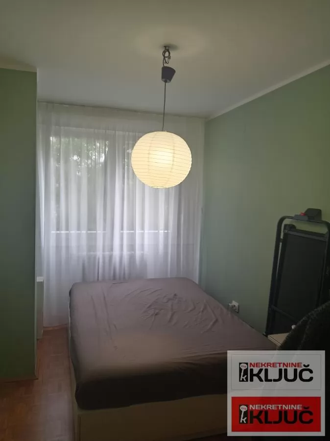 KOD MOSTA SLOBODE, 75m2, Trosoban, Porodičan,delimično renoviran 10