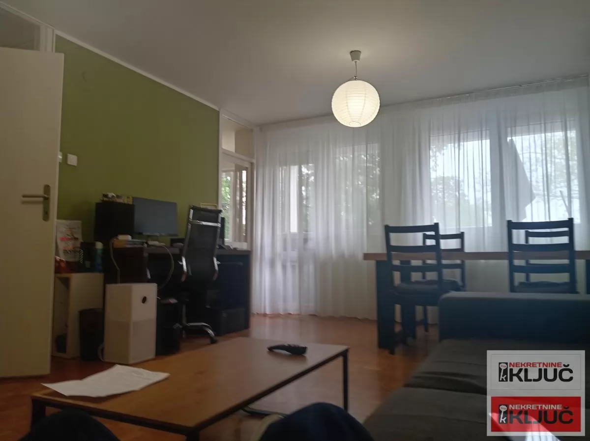 KOD MOSTA SLOBODE, 75m2, Trosoban, Porodičan,delimično renoviran 3