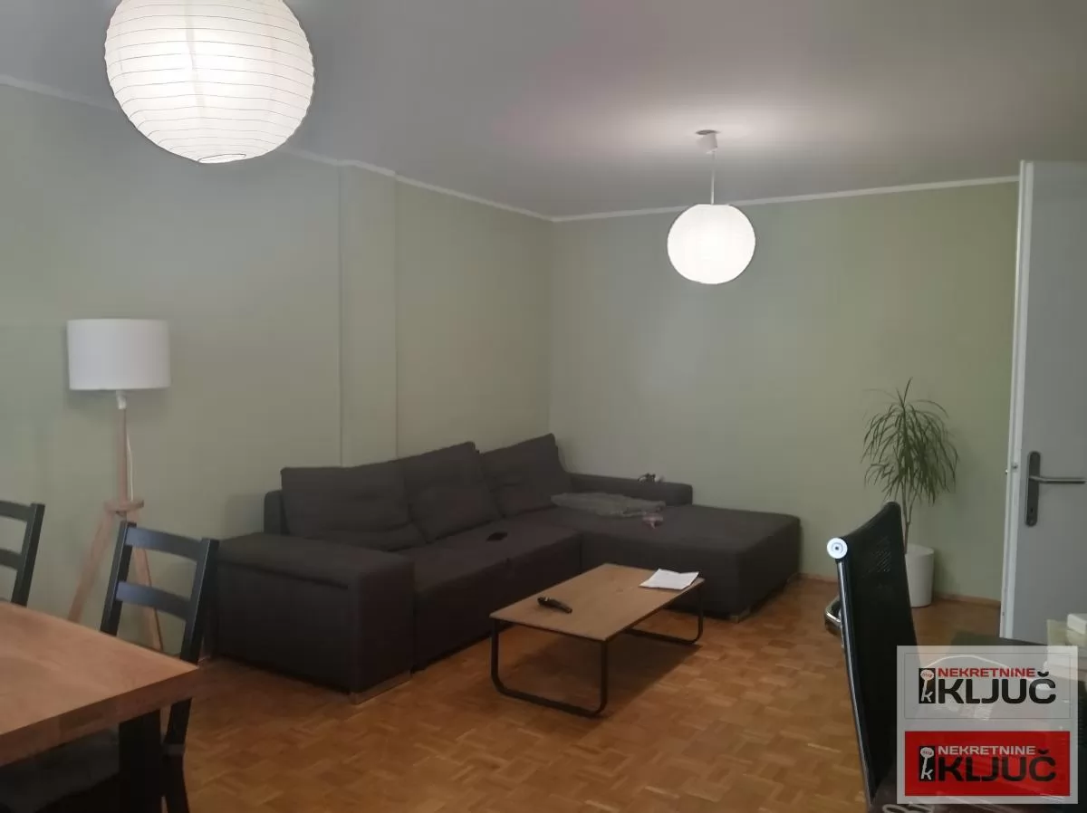 KOD MOSTA SLOBODE, 75m2, Trosoban, Porodičan,delimično renoviran 4