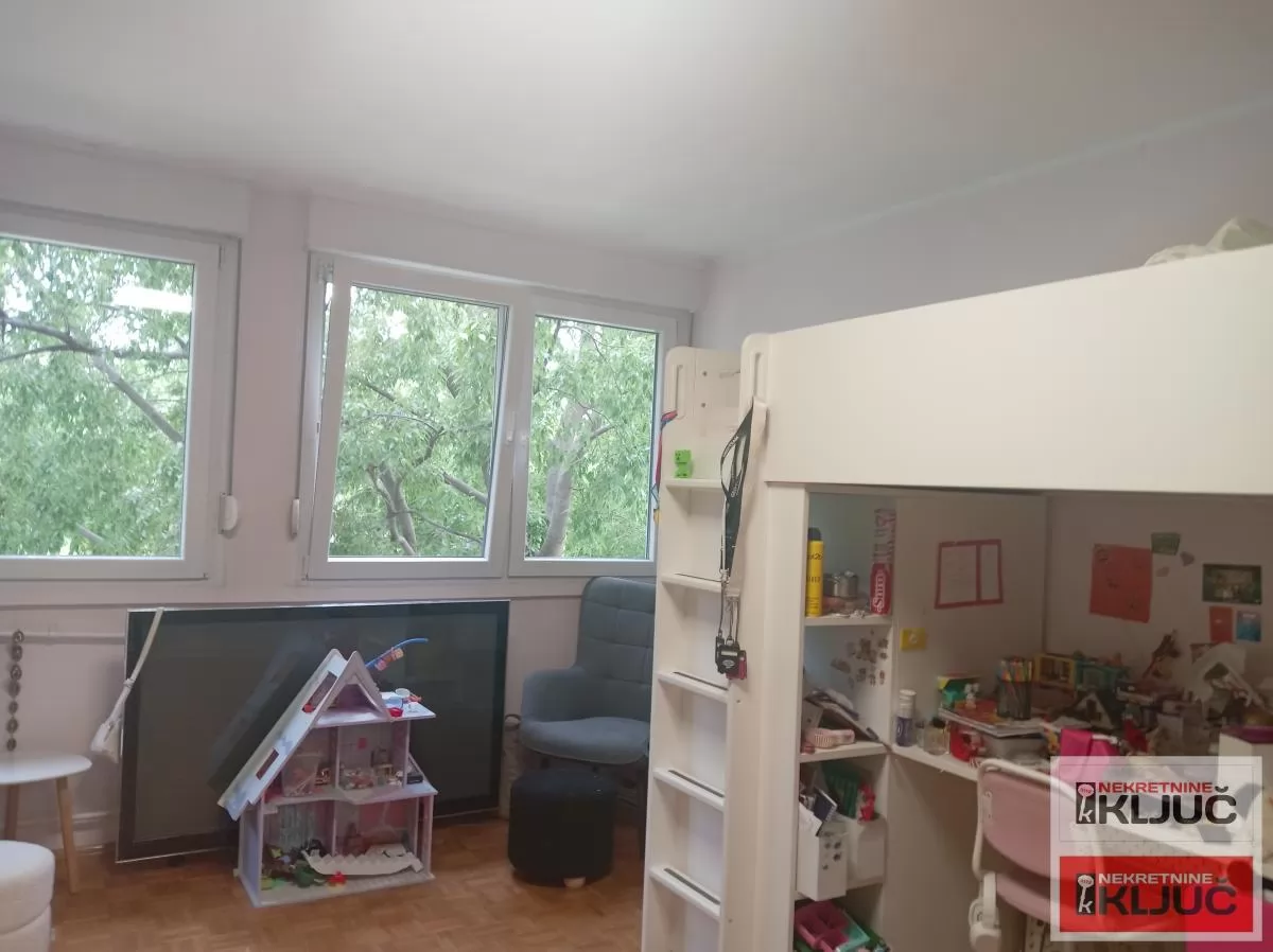 KOD MOSTA SLOBODE, 75m2, Trosoban, Porodičan,delimično renoviran 7
