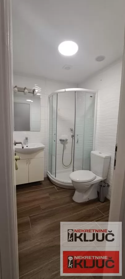 NOVO NASELJE, 34m2 + terasa, Jednoiposoban, Renoviran 18