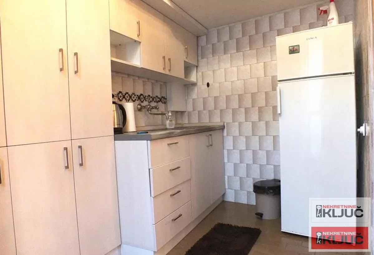 ZMAJ JOVINA, 24m2 + galerija, Jednosoban, Salonac 6