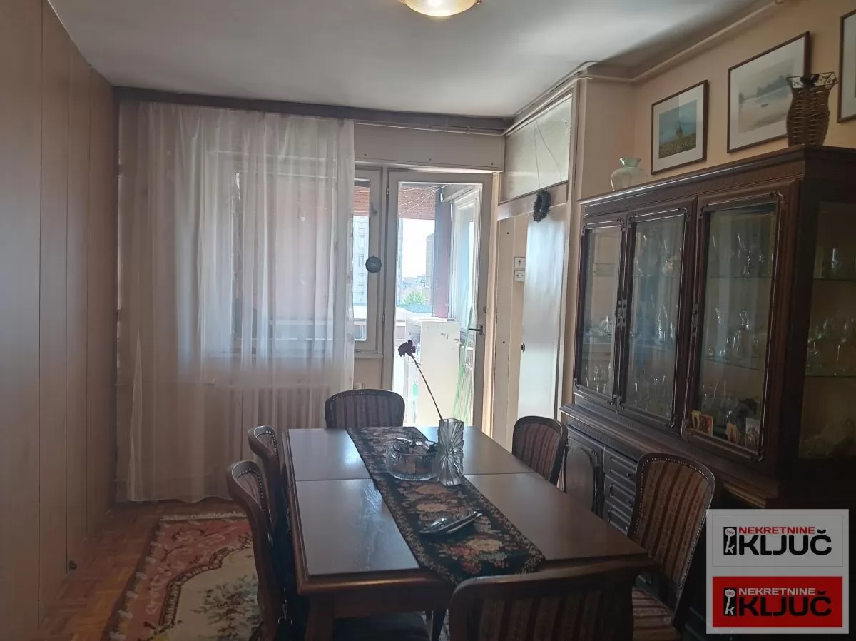 BULEVAR, 74 m2, Trosoban, Odličan 5