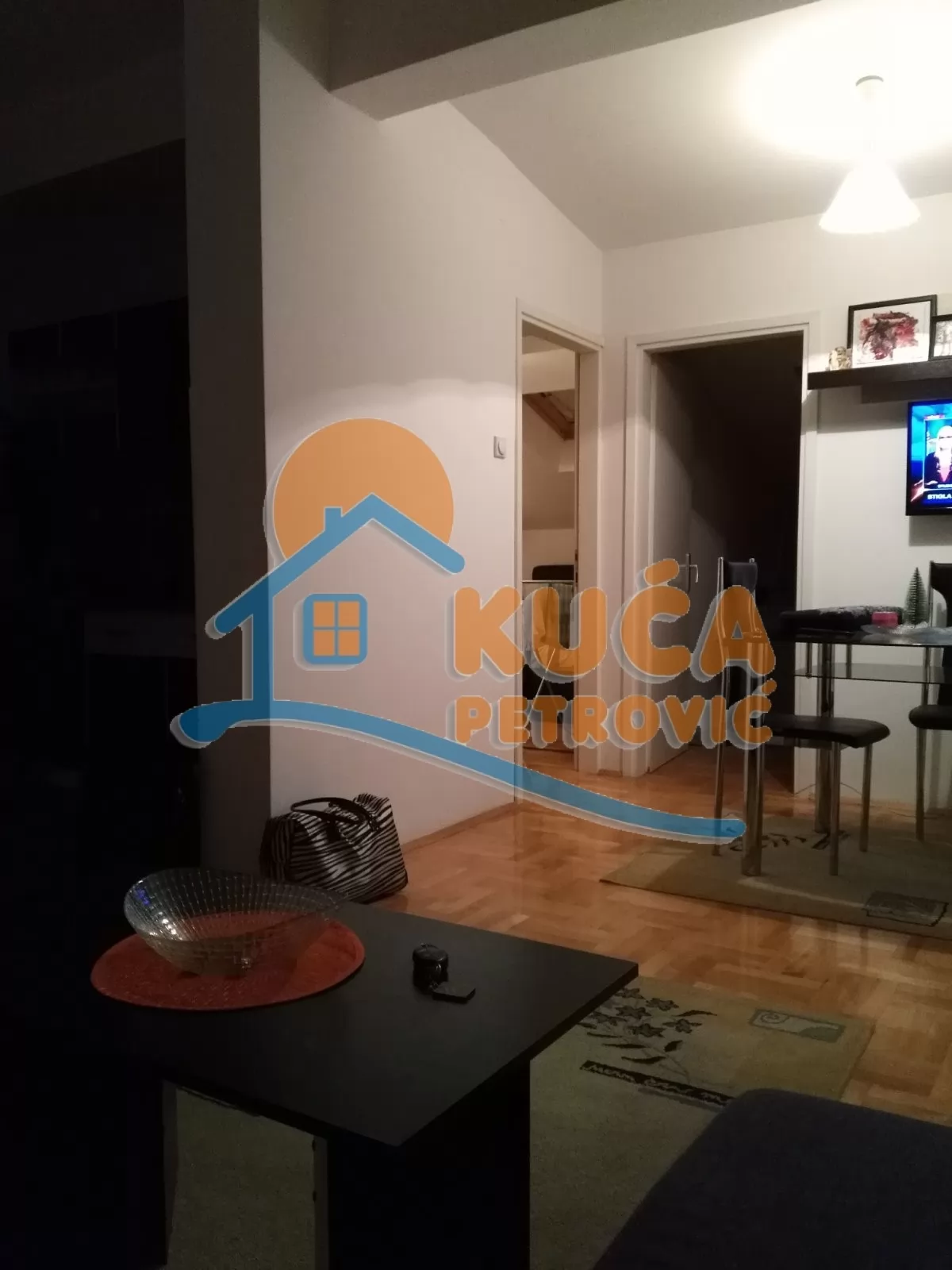 Dvosoban stan, 50 m2, Centar, Kej Kola srpskih sestara ID: p-016352 4
