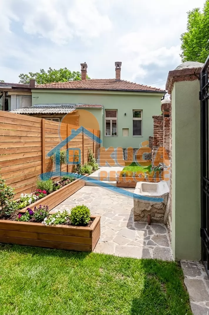 Trosobna kuća, 54 m2, Centar, 7. jula ID: p-016351 11