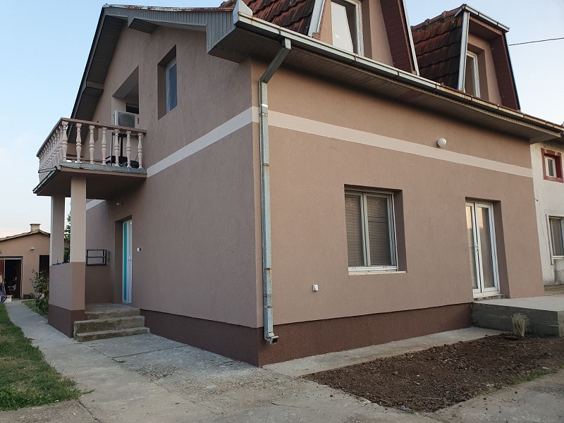 Prodajem kucu u Dobanovcima 1