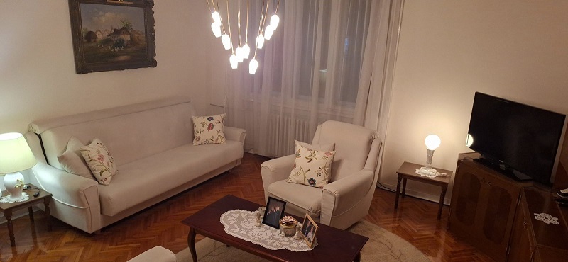 Ekskluzivno salonski stan u Futoskoj 1