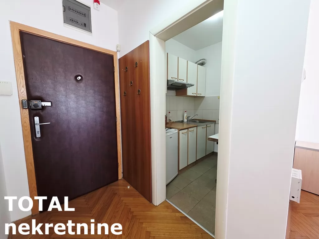 Stan,NOVI SAD,BULEVAR,kv: 46.00, € 143000, ID: 1102583 15