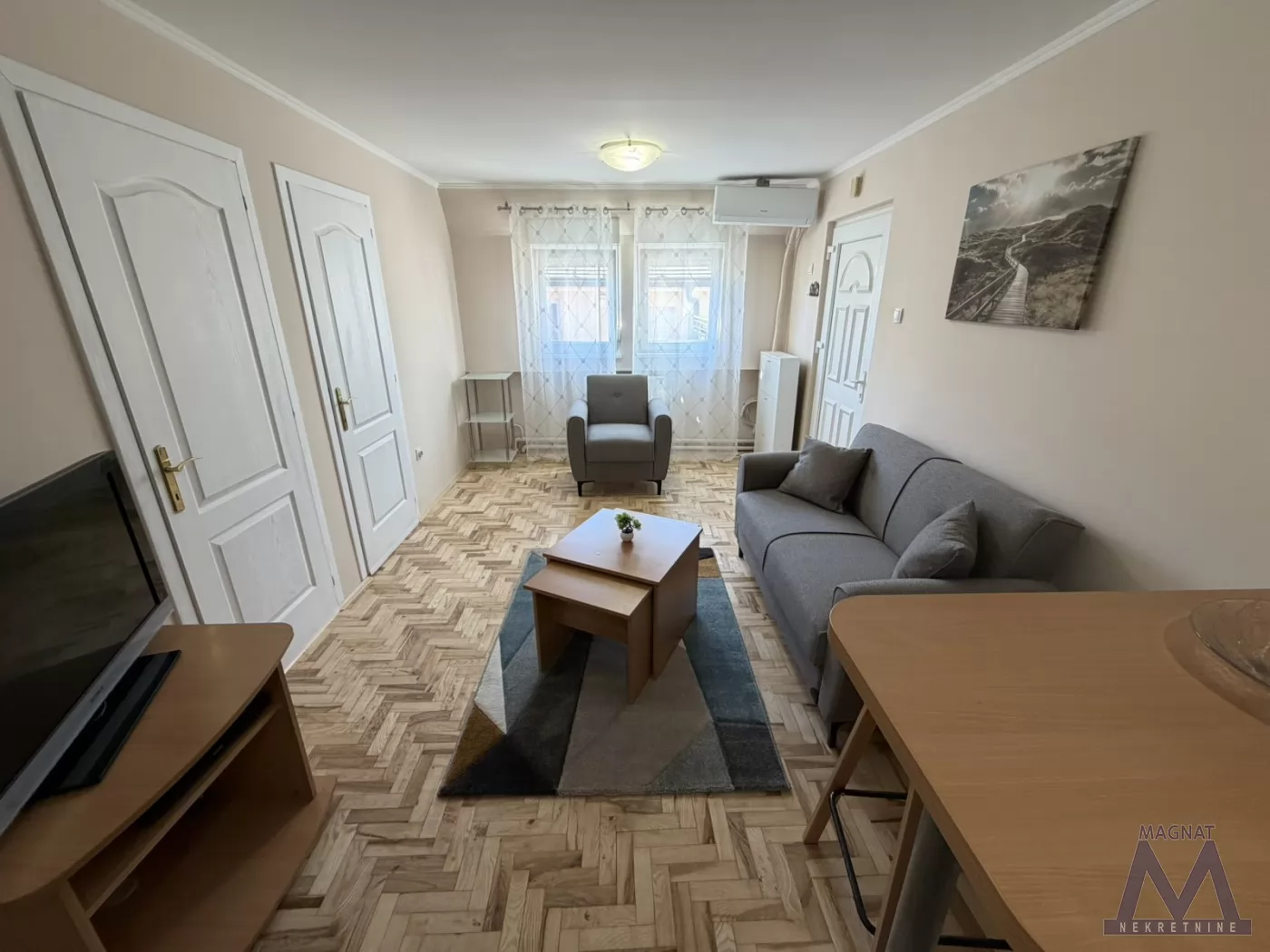 Stan,NOVI SAD,CENTAR,kv: 37, € 400, ID: 9101946 2