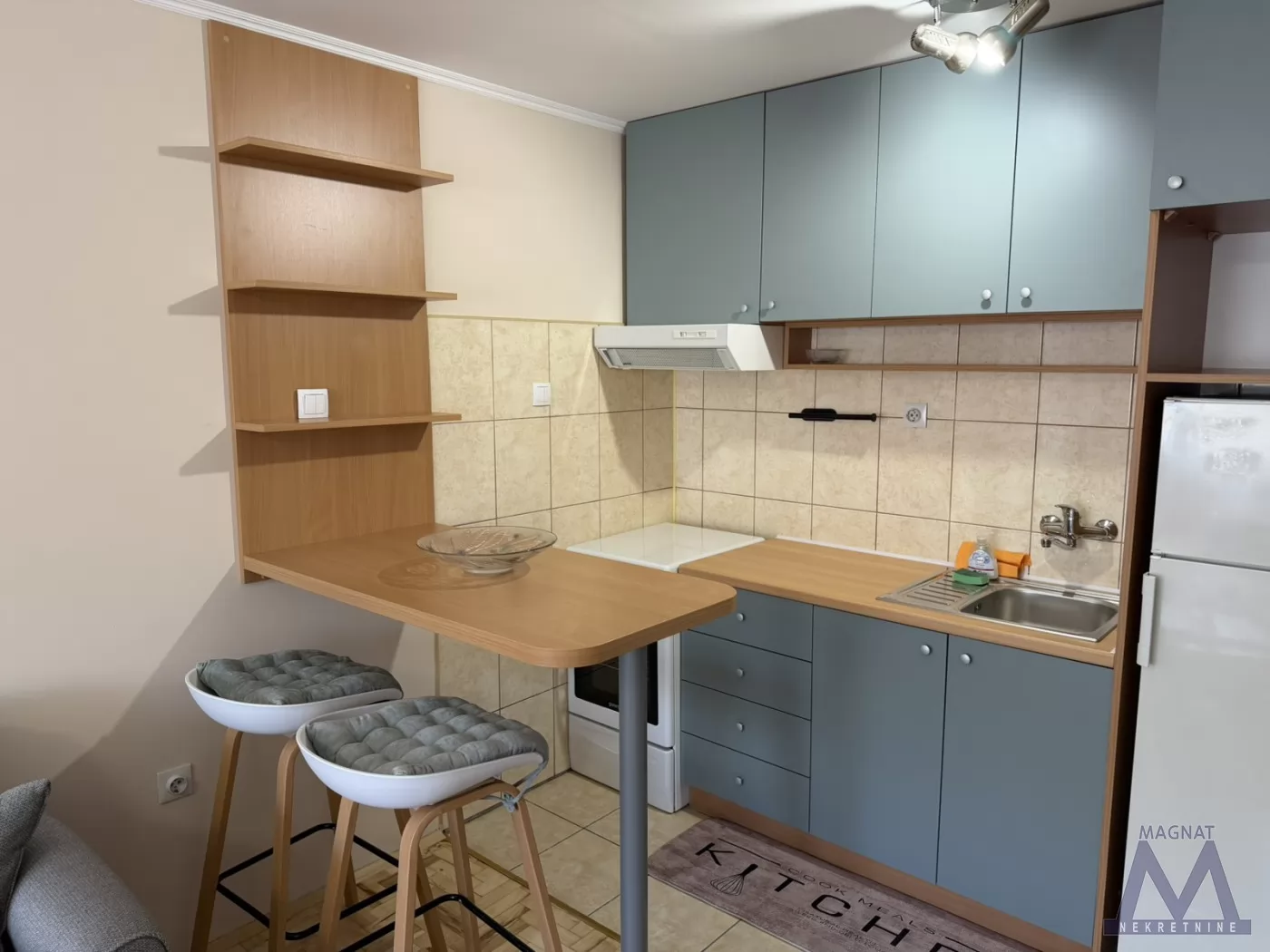 Stan,NOVI SAD,CENTAR,kv: 37, € 400, ID: 9101946 5
