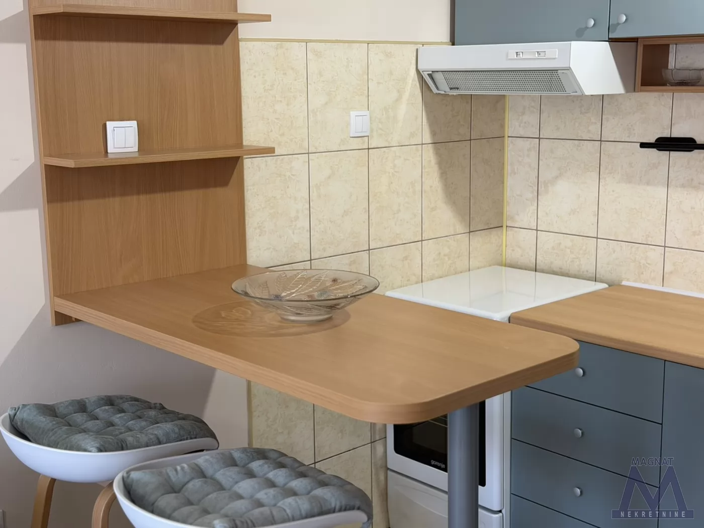 Stan,NOVI SAD,CENTAR,kv: 37, € 400, ID: 9101946 6