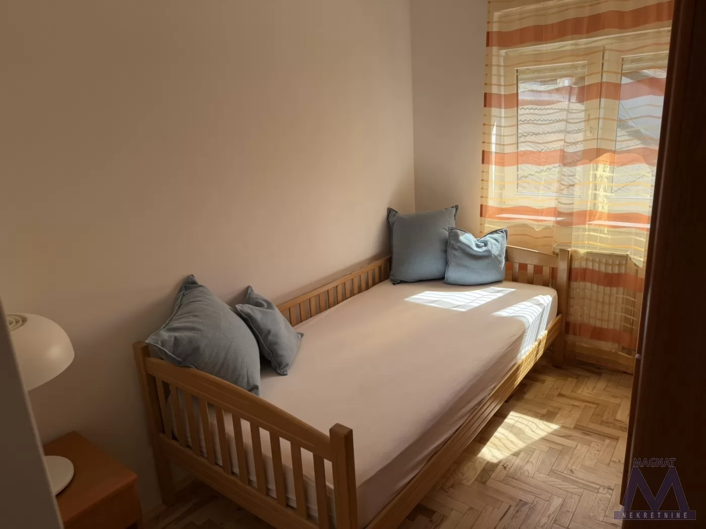 Stan,NOVI SAD,CENTAR,kv: 37, € 400, ID: 9101946 9