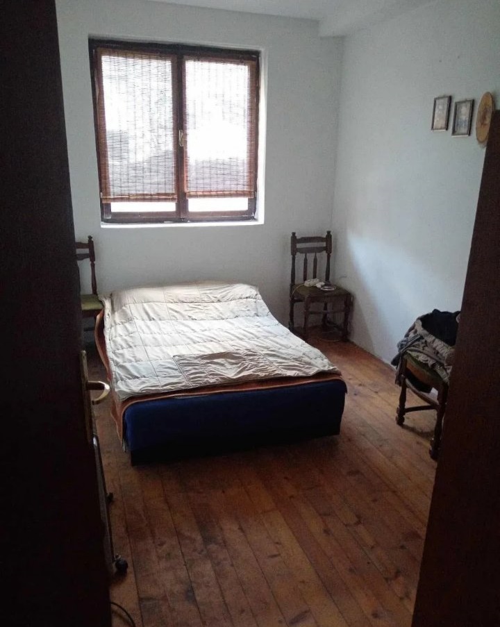 Prodajem kucu u Surcinu 5