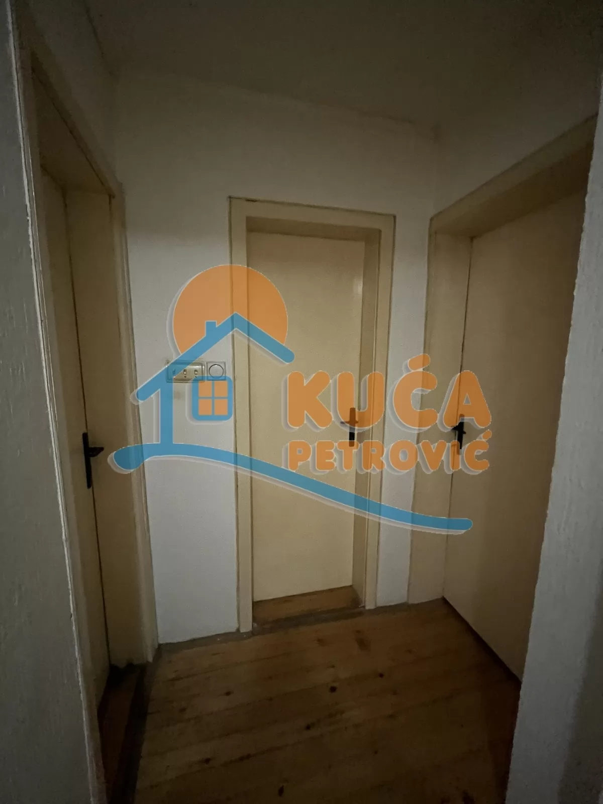 četvorosoban stan, 142 m2, Dom zdravlja, Vojvode Tankosića ID: p-016377 11