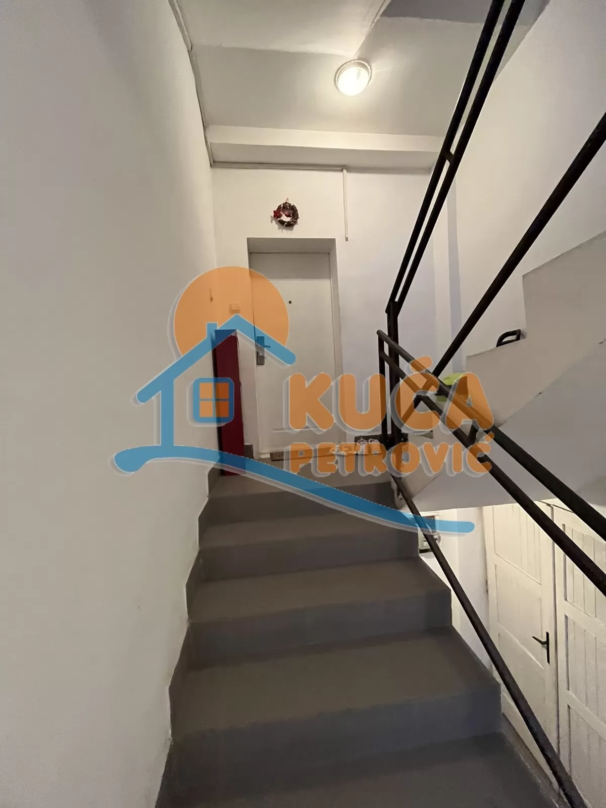 četvorosoban stan, 142 m2, Dom zdravlja, Vojvode Tankosića ID: p-016377 2