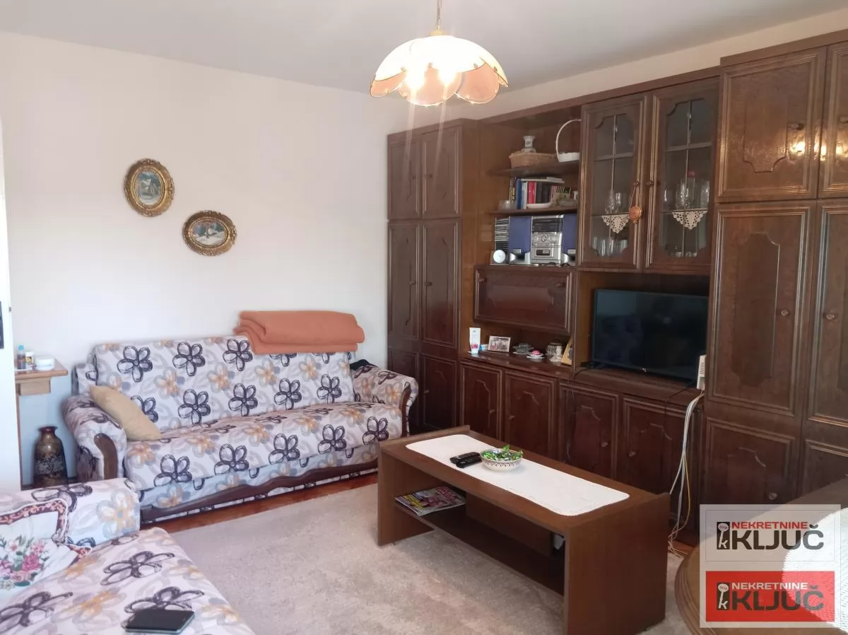 KEJ, 71m2, Trosoban, Pogled 1