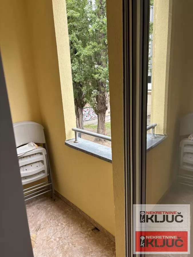 PODBARA IZDAJE SE JEDNOIPOSOBAN NAMEŠTEN STAN 10