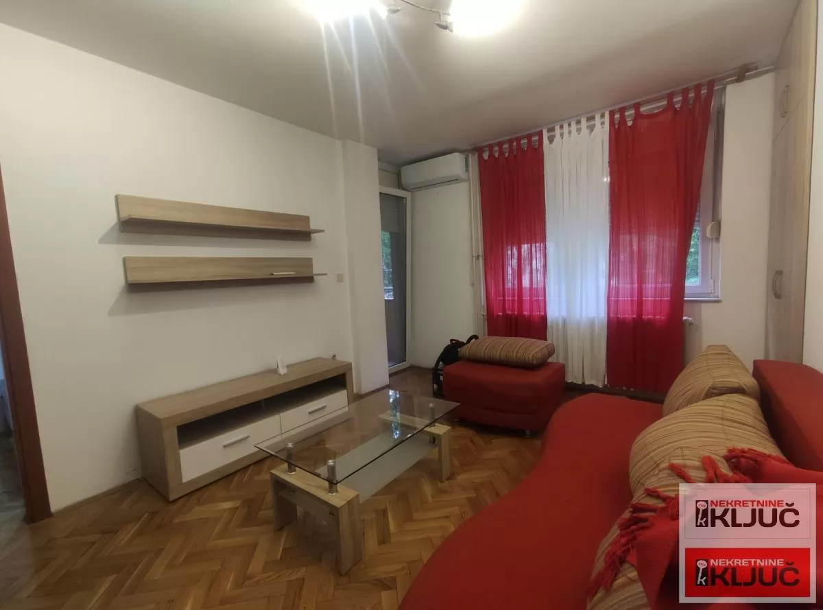 PODBARA IZDAJE SE JEDNOIPOSOBAN NAMEŠTEN STAN 2