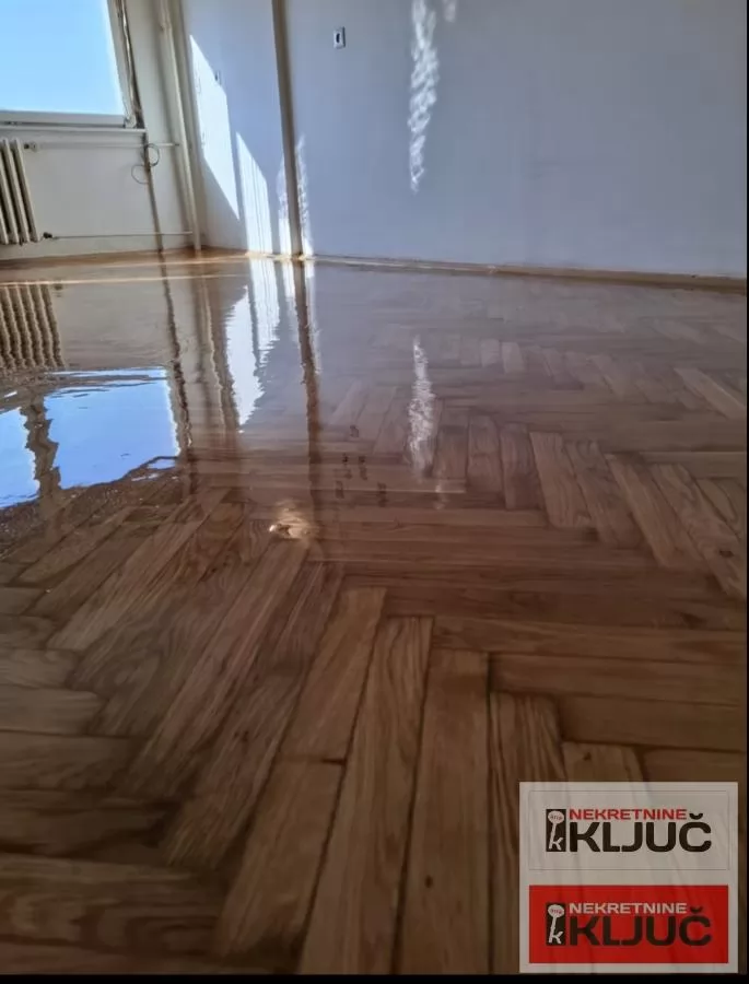 SAJAM IZDAJE SE DVOSOBAN DELIMIČNO OPREMLJEN STAN 6