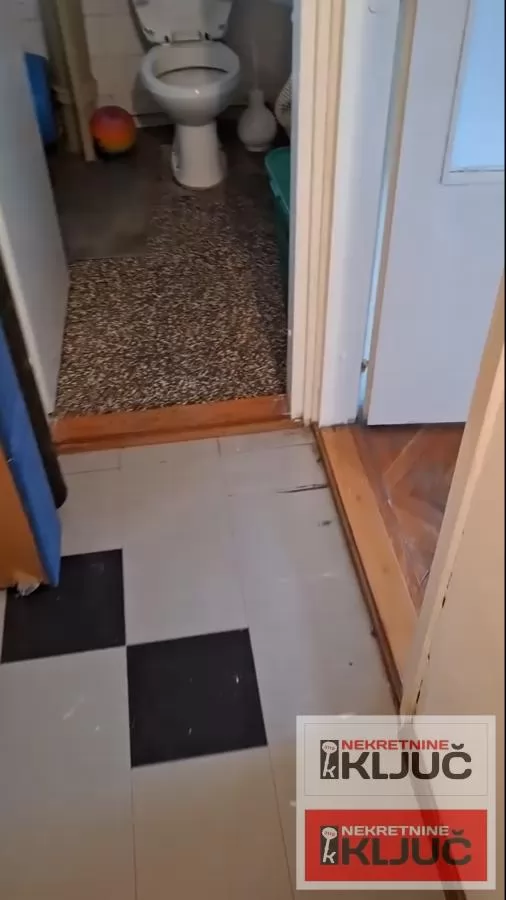 SAJAM IZDAJE SE DVOSOBAN DELIMIČNO OPREMLJEN STAN 8