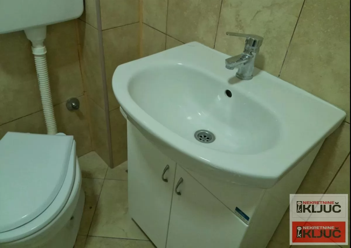 SALAJKA IZDAJE SE NAMEŠTENA GARSONJERA 8