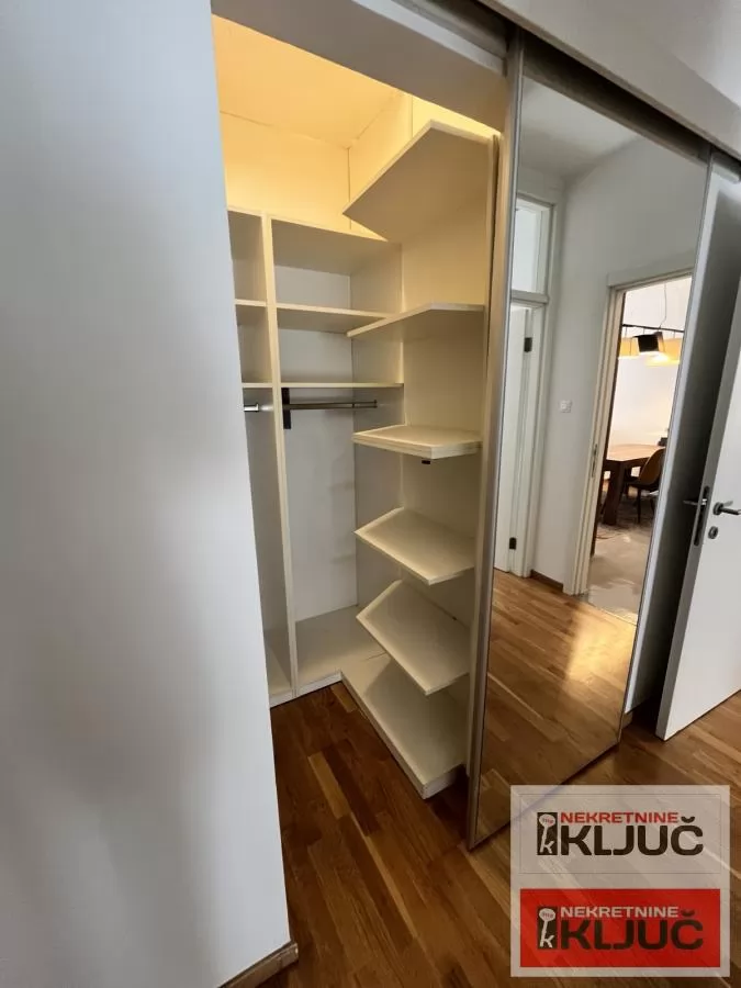 KOD NIS-A, 78m2, Trosoban, Namešten 7