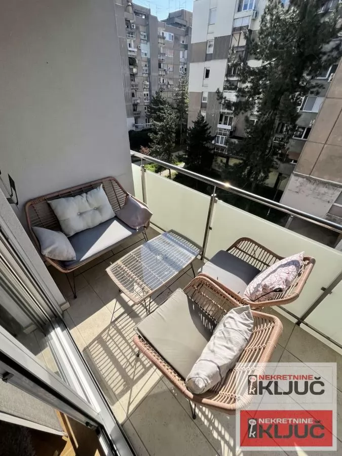 KOD NIS-A, 78m2, Trosoban, Namešten 8