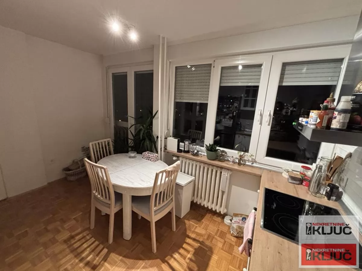 LIMAN 4, 93m2+ terase, Četvorosoban, Renoviran 4