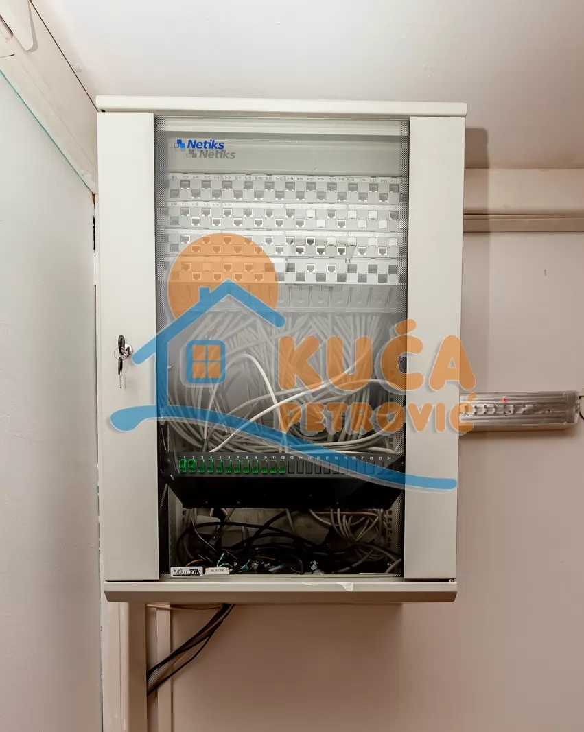 Lokal, 350 m2, Dom zdravlja, Todora Milovanovića ID: i-016399 16