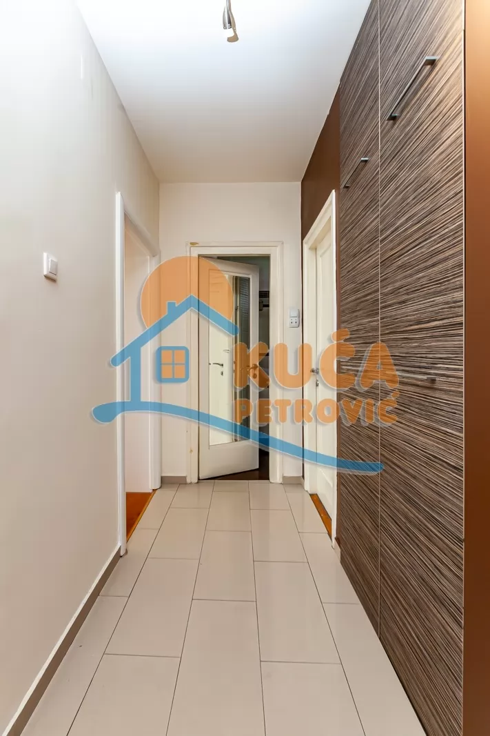 Trosoban stan, 105 m2, Centar, Obrenovićeva ID: p-016395 13