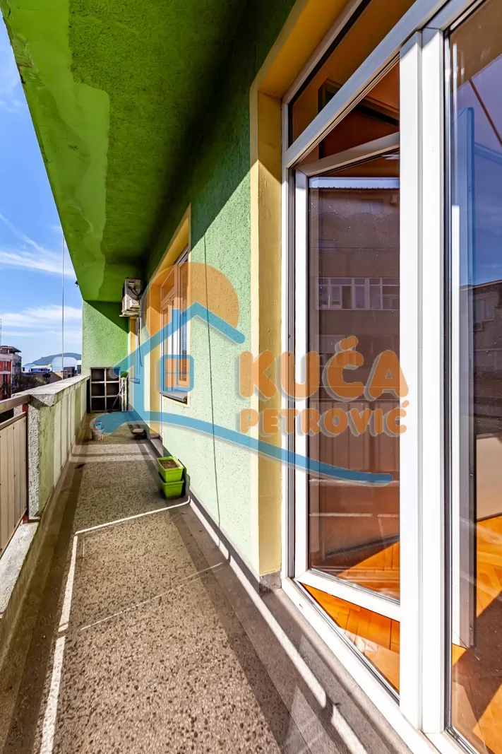 Trosoban stan, 105 m2, Centar, Obrenovićeva ID: p-016395 18